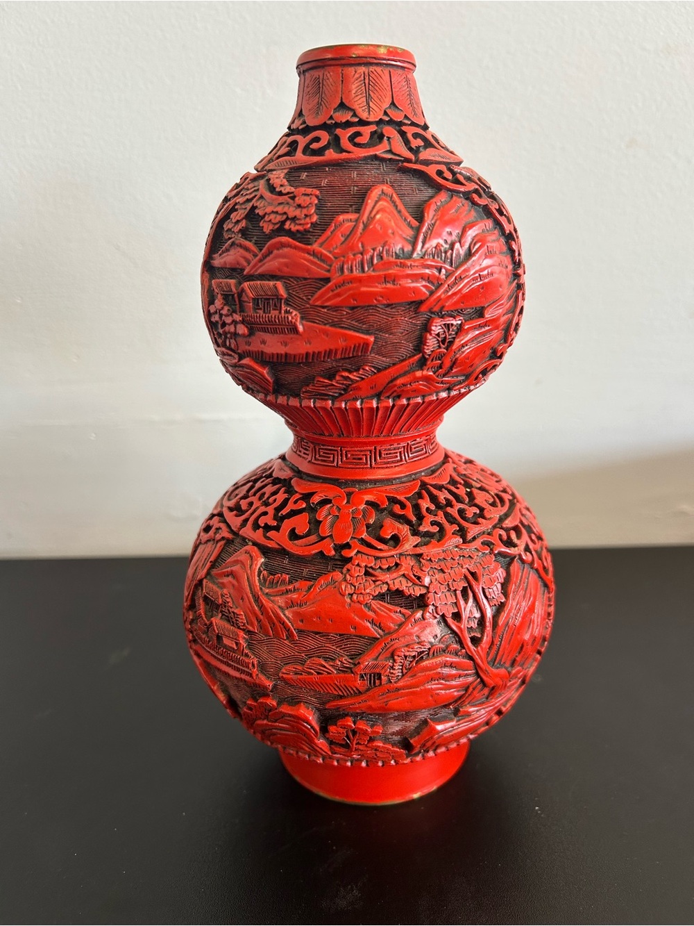 Red Carved Double-Gourd Decorative Vase - Brand: - Picture 3 of 7